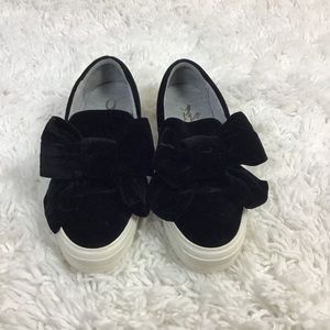 Nine West NWONOSHA, velvet bow sneakers, 6M
